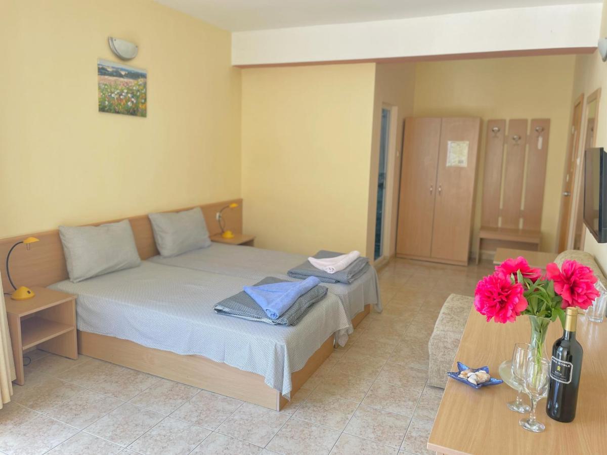 Family Hotel Morska Zvezda Balchik Exterior photo